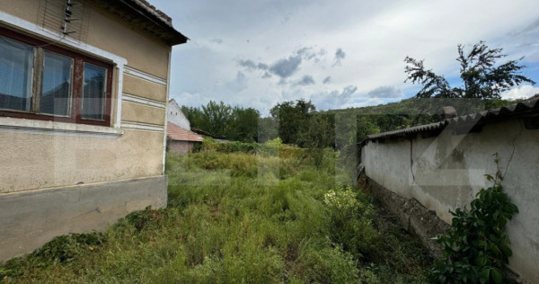 Casa individuala, 2 camere, 70 utili, 900mp teren, zona Sard