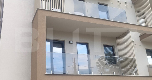 Apartament 3 camere, etaj intermediar, Radauti