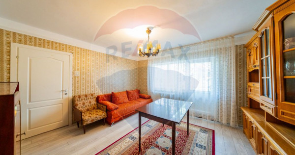 Apartament cu 4 camere de închiriat în zona Podgoria