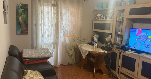 Apartament 2 camere , zona cartier Sud , et 1/4 , decomandat