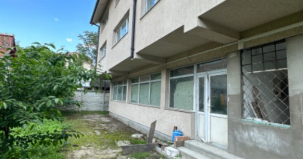 Spatiu comercial 59mp Dragasani