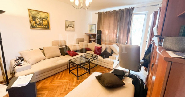 Apartament cu 2 camere decomandat + garaj in Centru!