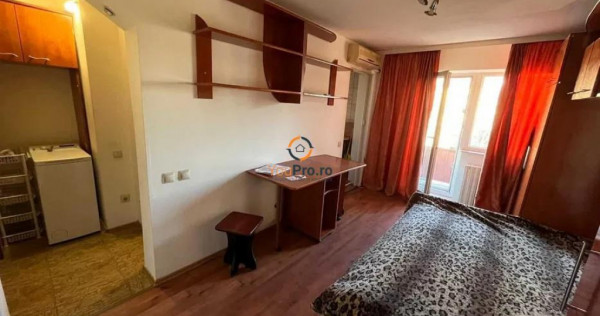 Garsoniera de etaj 3 cu balcon zona Spitalul Judetean