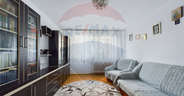 Apartament cu 4 camere, boxa, loc de parcare - Zona Branc...