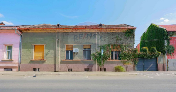 Apartament cu 4 camere de v&acirc;nzare, Str. Sf. Apostol Andr...