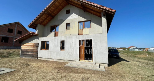 Casa cu garaj Pischia 926 mp teren