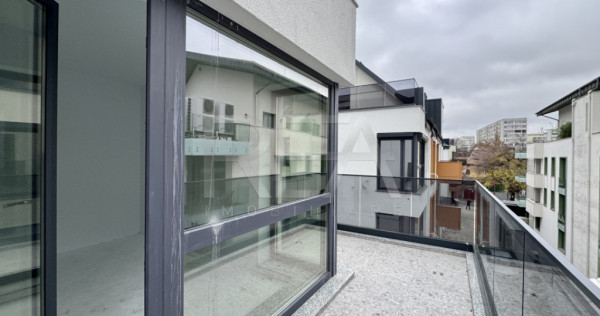 2 camere 60 mp Ultracentral bloc boutique