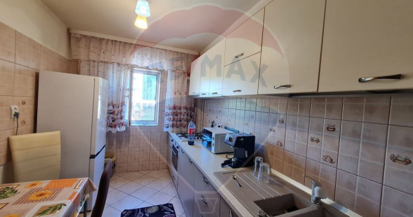 Apartament cu 3 camere la etajul 2 de vanzare