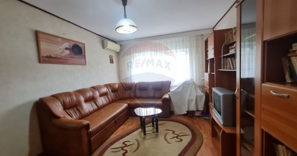 Apartament cu doua camere de vanzare situat central