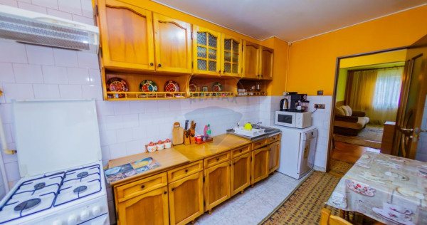 Moldovei, apartament cu 4 camere de vânzare! COMISION 0%...