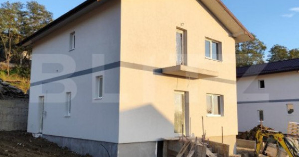 Casa cu etaj, 4 camere, Valea Lupului