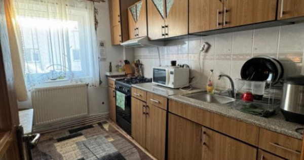 Apartament 78mp, etaj intermediar, Radauti