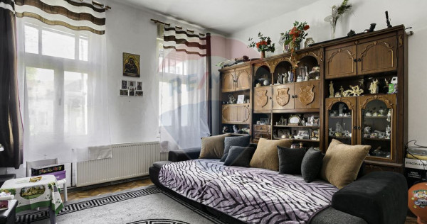 Apartament cu doua camere la casa pe strada Andrei Saguna