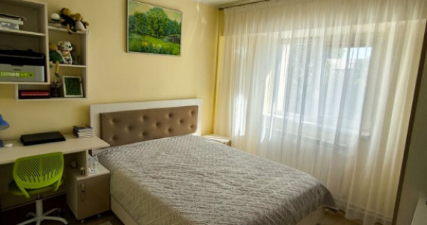 Apartament cu 3 camere, zona Primăverii