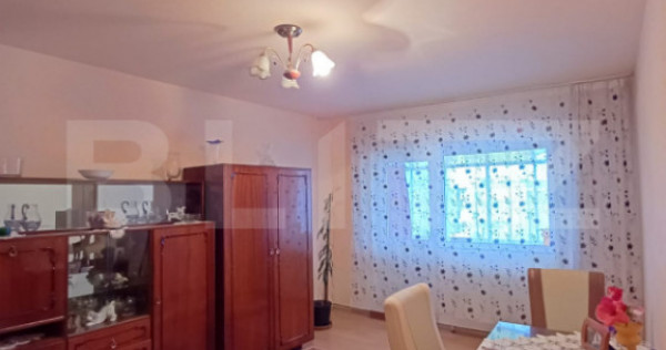 Apartament decomandat - 4 camere - 78 mp - zona Parcul Teilo