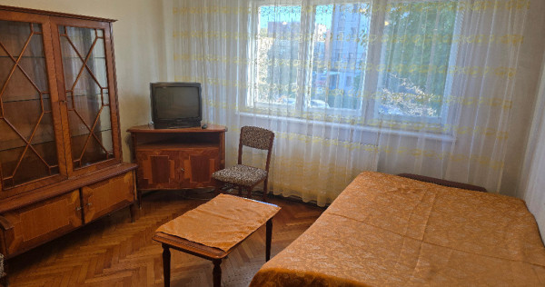 Vand apartament 2 camere semidecomandat in Deva, etaj 1, zona Marasti,