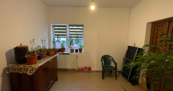 Casa cu 3 camere| teren foarte mare|pozitie foarte buna