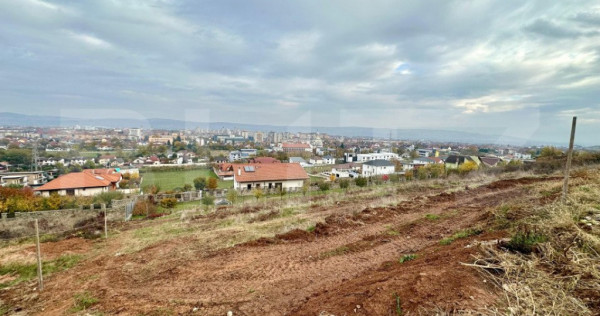 Teren intravilan cu priveliste panoramica, 1068 mp, zona-Ski