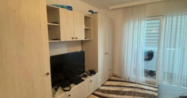 Apartament 2 camere, etaj intermediar, Radauti