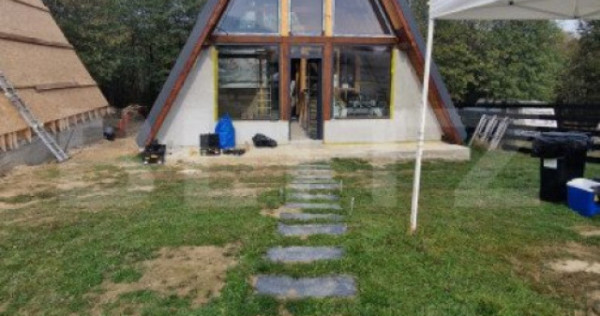 Casa de vacanta tip A- frame -Tohanita, zona superba se vind
