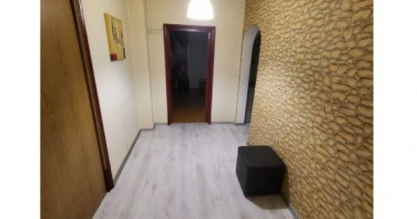 Nerva Traian/Octavian Goga. Apartament 4 camere!