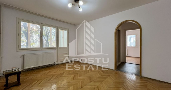 Apartament 2 camere, etaj 2, centrala proprie, zona Tipog...