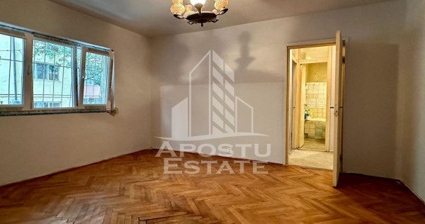 Apartament cu 2 camere, parter inalt, bloc anvelopat, zon...