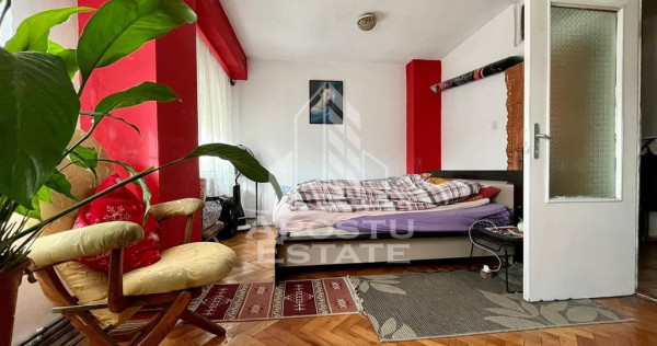 Apartament cu 4 camere, centrala proprie, zona Aradului