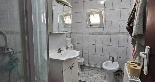 De vanzare apartament cu 3 camere, 2 balcoane