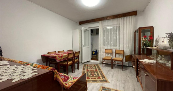 Apartament cu 3 camere de zona 9 Mai Tulcea