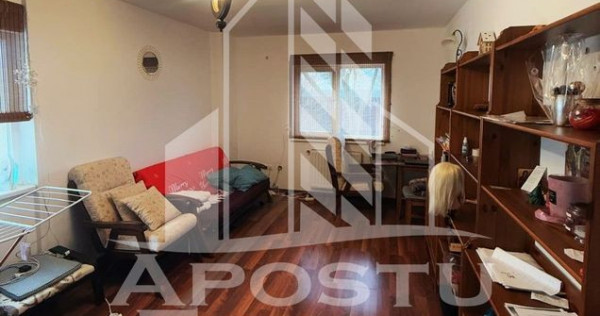 Apartament 2 camere decomandat , centrala proprie !