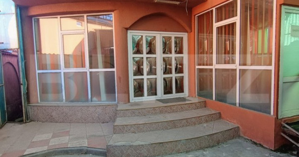 Casa cu 6 camere si garaj pretabil afacere zona Malu Rosu
