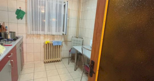 Apartament de 4 camere ( Bloc Reabilitat )-Petre Ispirescu-R