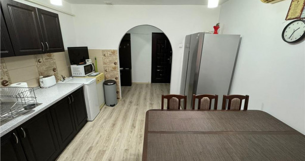 Apartament 4 camere, etaj 3 cu acoperis, nemobilat