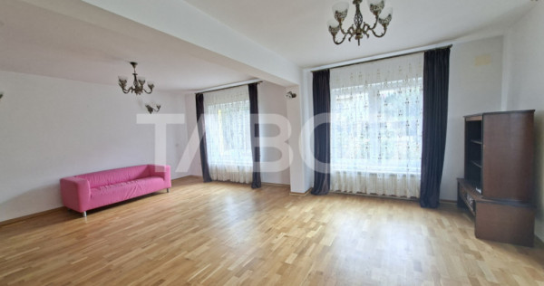 Casa individuala de inchiriat garaj pivnita curte generoasa