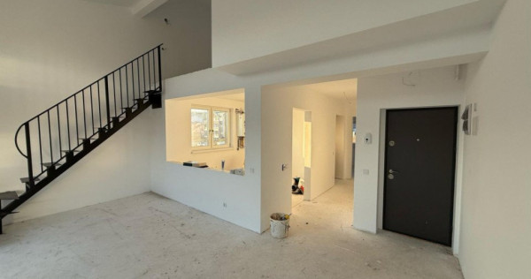 Apartament cu 3 camere, 85 mp, semidecomandat, zona Complex