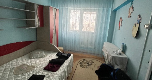 Apartament 3 camere confort 1 Calarasi IV etaj 8/8 cu Pod,Liber.