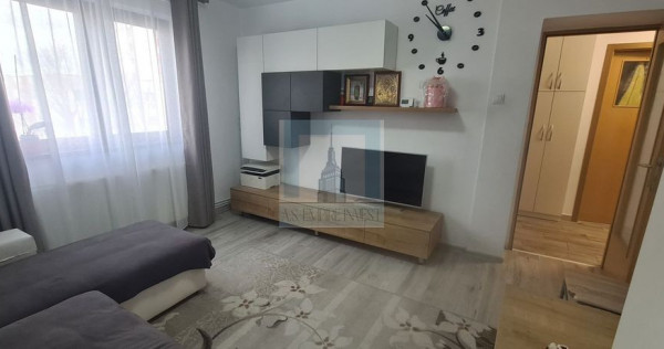 Apartament 3 camere decomandat - zona Tractorul