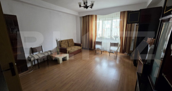 Casa de vanzare, cu 4 camere, 120 mp, teren de 1500 mp, zona