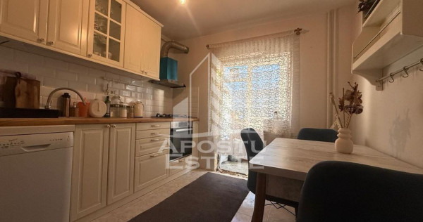 Apartament 2 camere , clima , centrala proprie, zona Soar...