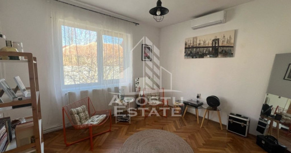 Casa individuala cu 5 camere, 2 bai si beci in zona Blasc...