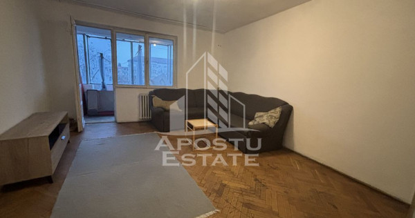 Apartament cu 3 camere si două băi in zona Sagului, dec...