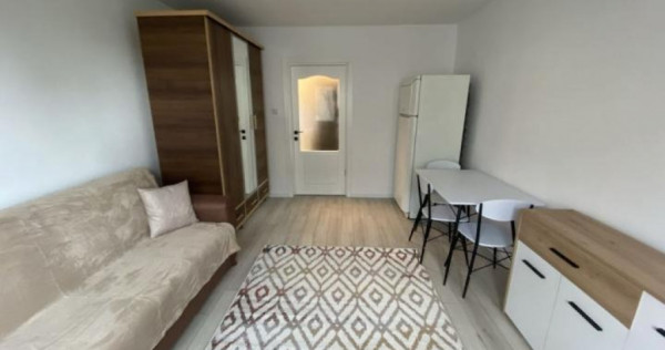 Garsoniera de vanzare zona Poarta 6, recent renovata