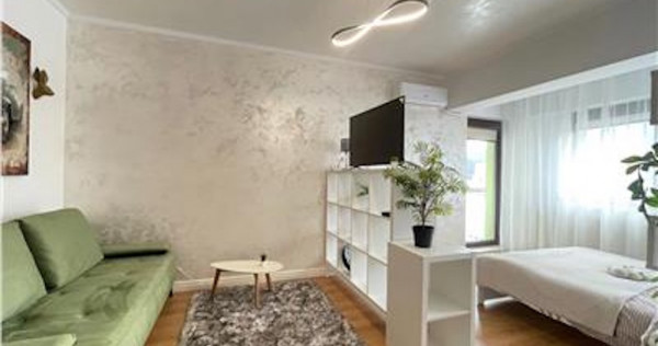 Garsoniera decomandata - zona Astra.