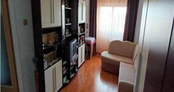 Apartament cu 2 camere, decomandat - zona Tractorul