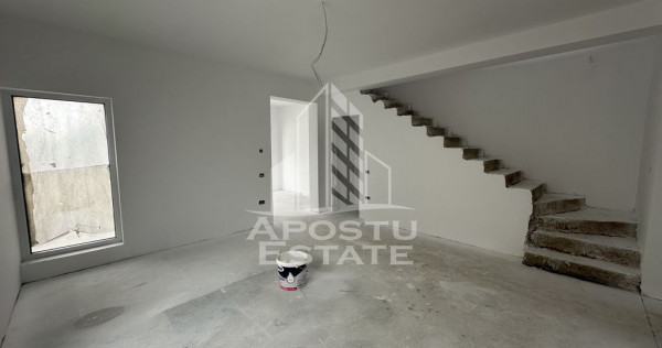 Duplex cu 5 camere si 2 bai, despartit prin camera tehnic...