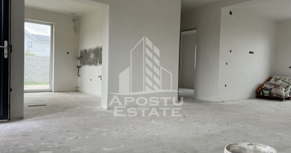 Triplex cu 5 camere, P+ E, In Sanandrei