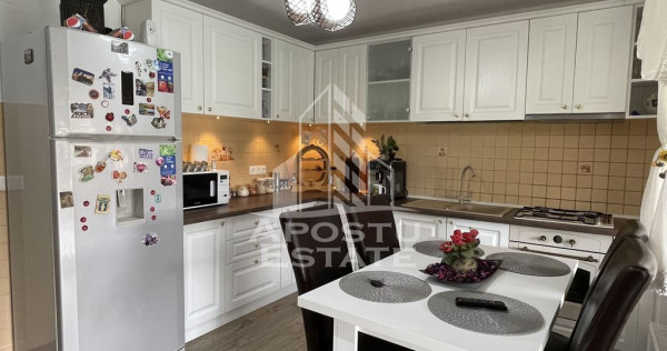 Casa cu etaj si garaj in Urseni