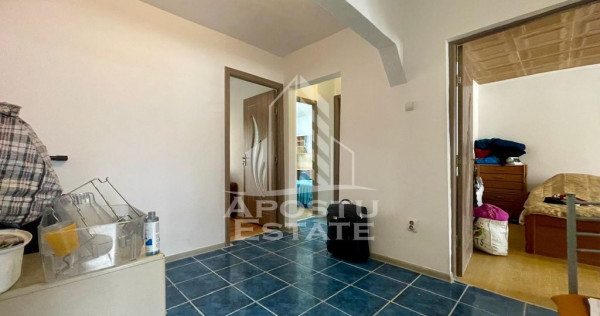 Apartament decomandat cu 3 camere - zona Centrala