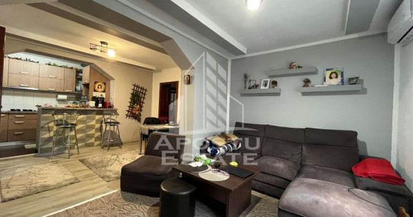 Casa individuala,3 camere, 2 bai, acces auto, garaj,teren...